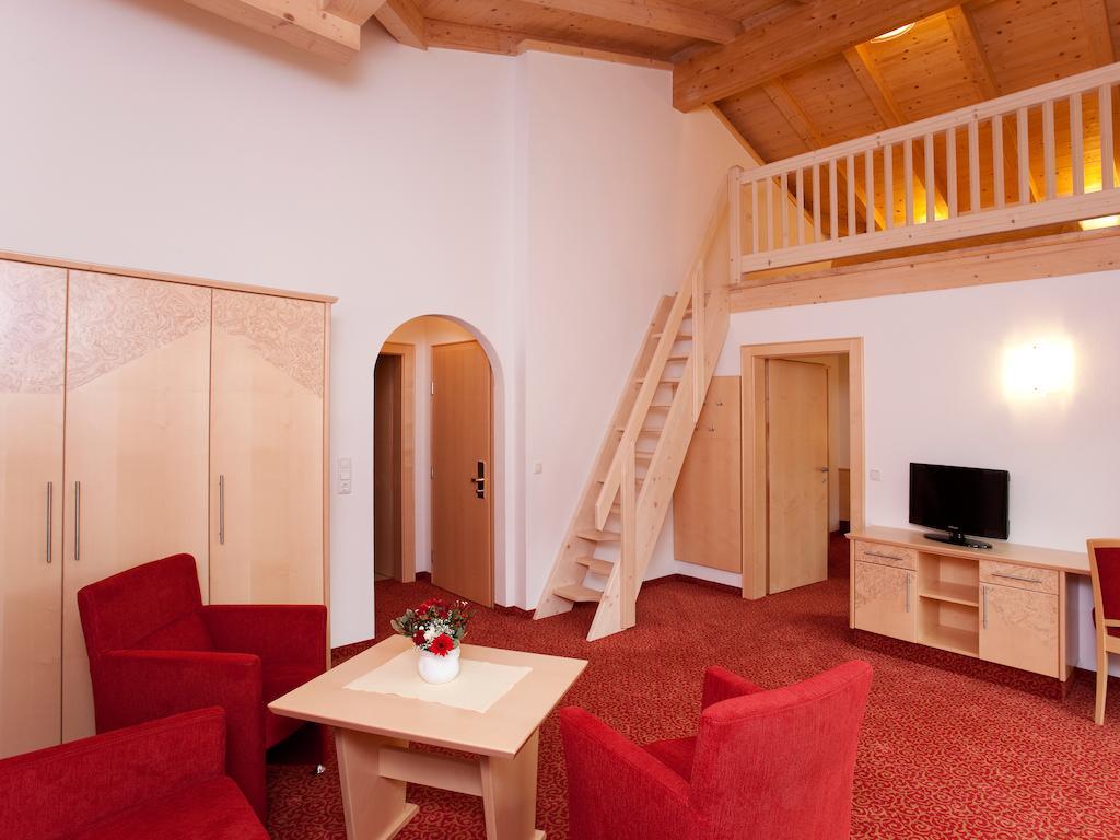 Erlebnishotel Kitzbuehler Horn Oberndorf in Tirol Bagian luar foto