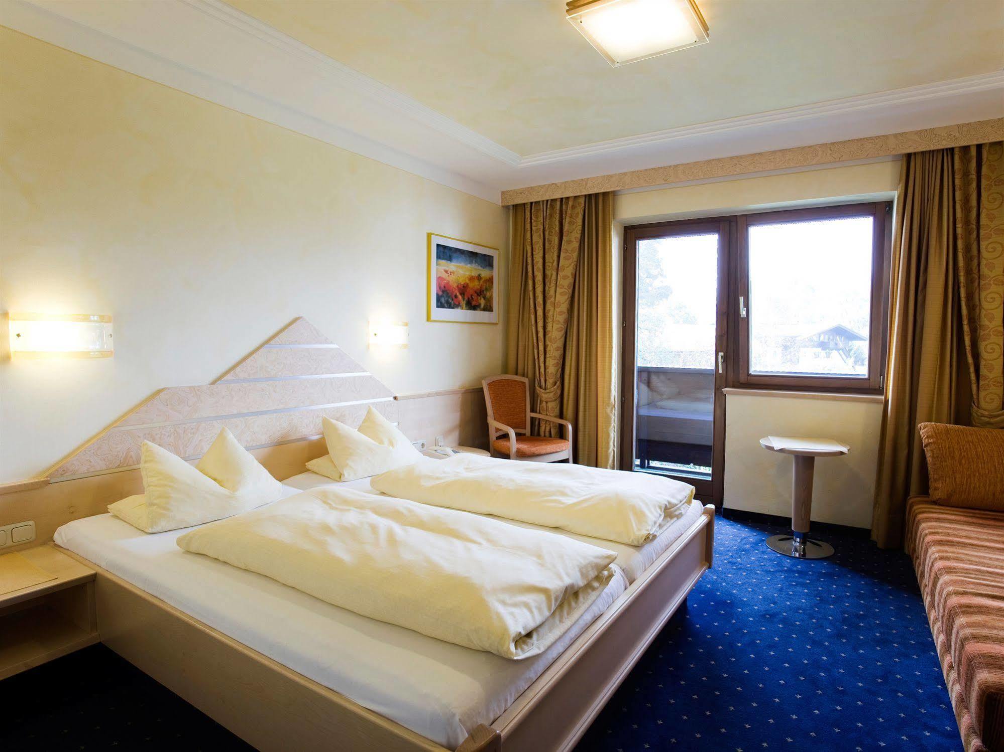 Erlebnishotel Kitzbuehler Horn Oberndorf in Tirol Bagian luar foto