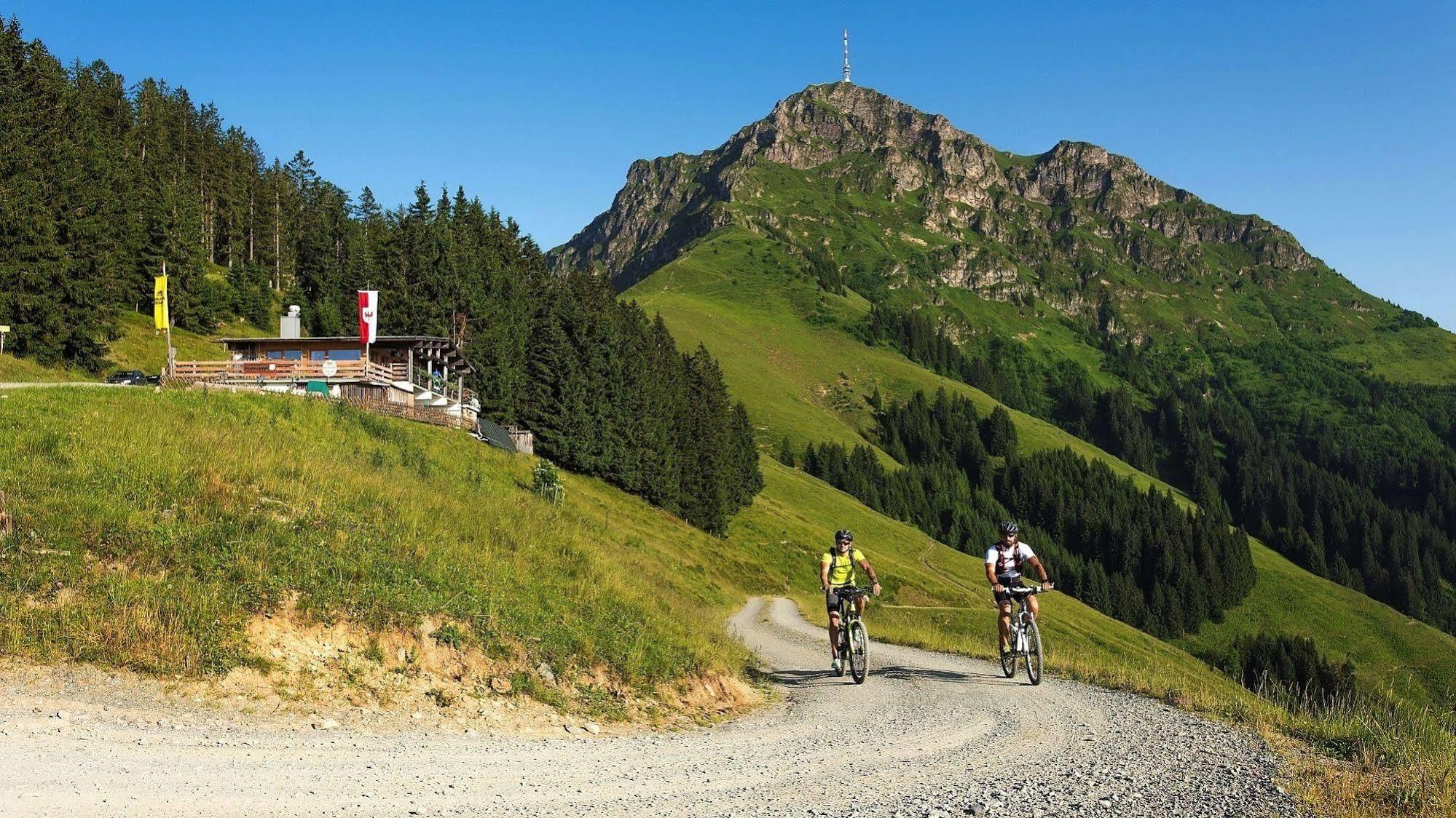 Erlebnishotel Kitzbuehler Horn Oberndorf in Tirol Bagian luar foto